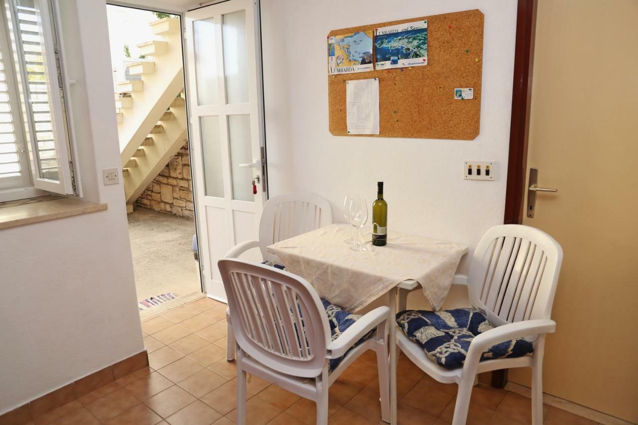 Apartments Katica 룸바르다 외부 사진